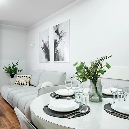 Apartment Villa Mistral By Baltic Home